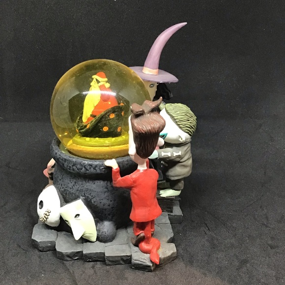 Vintage Tim Burton’s Nightmare Before Christmas Snowglobe. Lock, Shock & Barrel - Picture 5 of 11